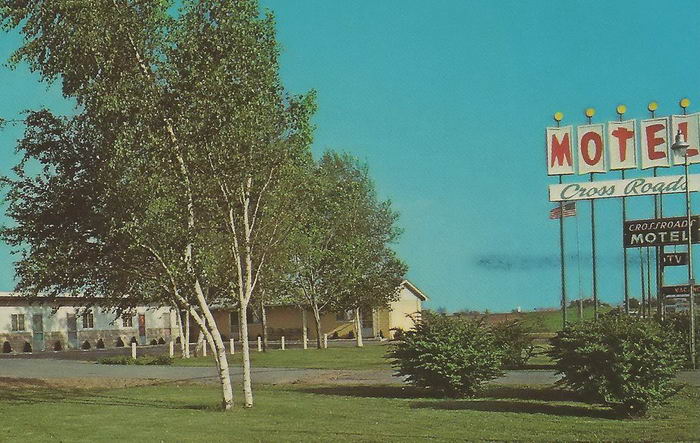 Crossroads Motel - Old Postcard Photo (newer photo)